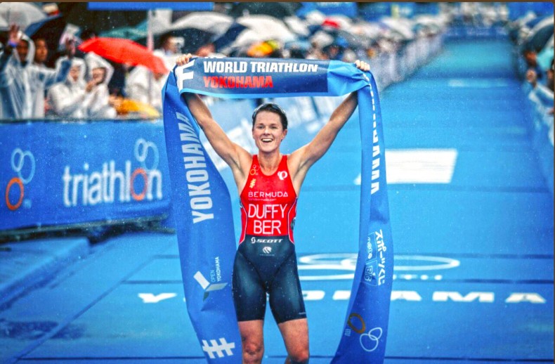 Flora Duffy Wins ITU World Triathlon Series in Japan