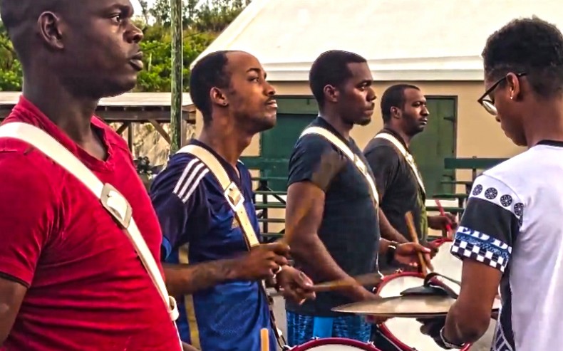 'Run Road' wif Cush Evans and de Royal Bermuda Regiment 